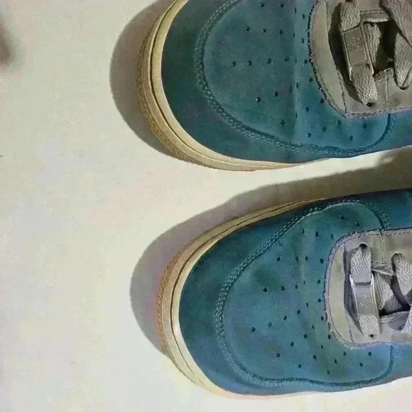 Nike Air Force 1 men's size 11.5. A little wear and tear. - Picture 5 of 7